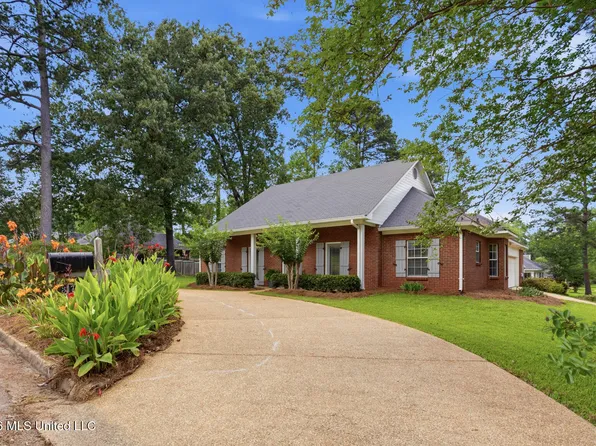 317 Woodrun Dr, Ridgeland, MS 39157