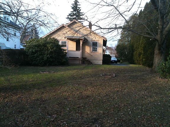 2nd image of 1357 Humbolt Ave