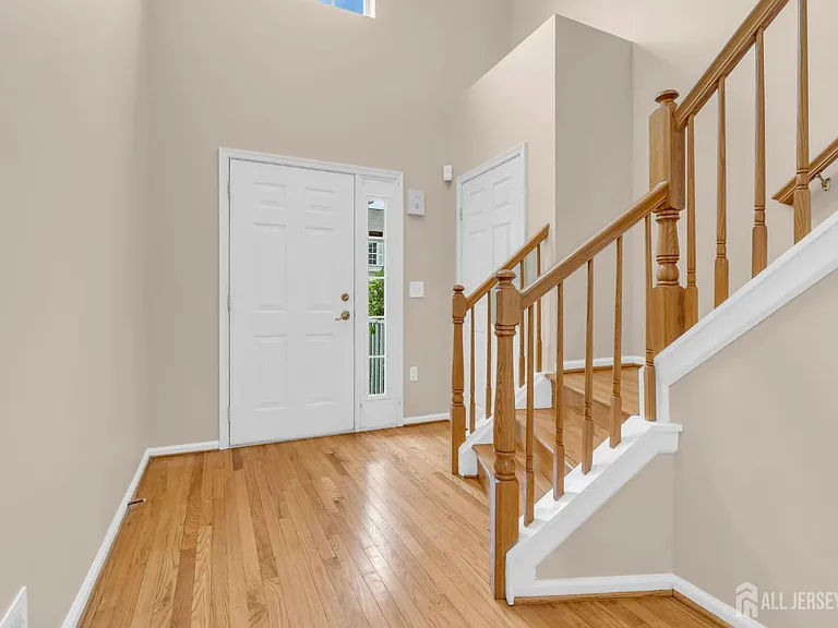 8 Edith Dr — Photo 21