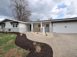 2638 E Southern Hills Blvd, Springfield, MO 65804