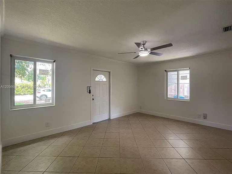 1420 NE 1st Ave — Photo 10