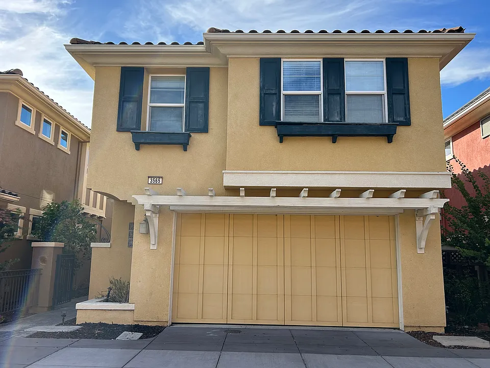 3565 Rocking Horse Ct
