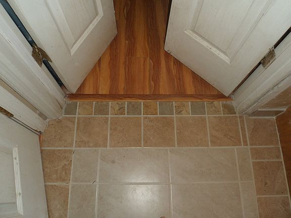 Transition Tile to Laminate