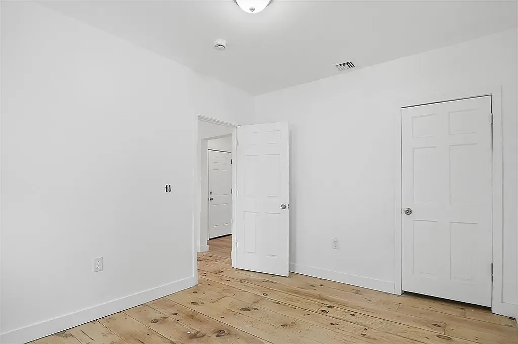 3 bed, 1050 sqft, $2,250 — Photo 4