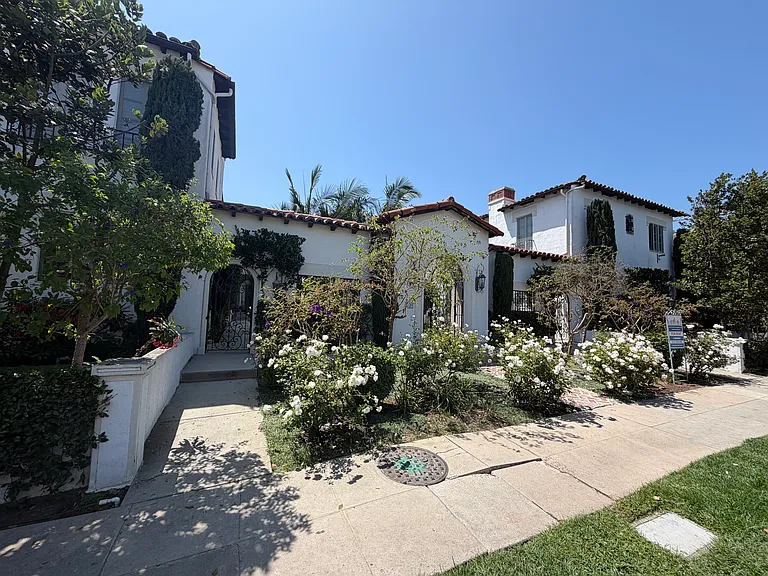 1049 S Orange Grove Ave #1 — Photo 35