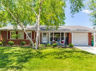 1108 Hickory Ln, Elk Grove Village, IL 60007