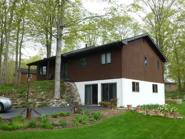 12255 Arbutus Ave, Charlevoix, MI 49720