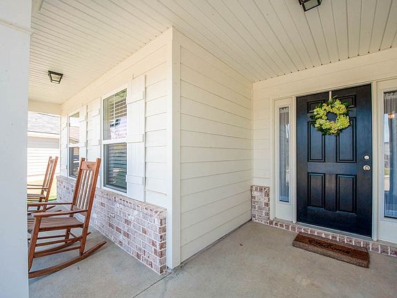 3rd image of 238 Sierra Dr