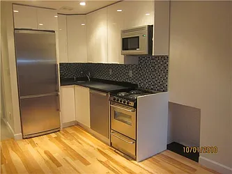 Rented by R New York