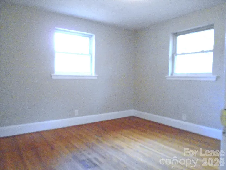 223 Dakota St — Photo 8