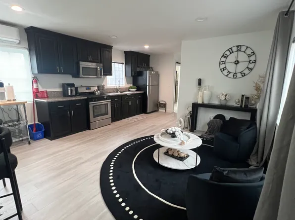 (undisclosed Address), Los Angeles, CA 90044