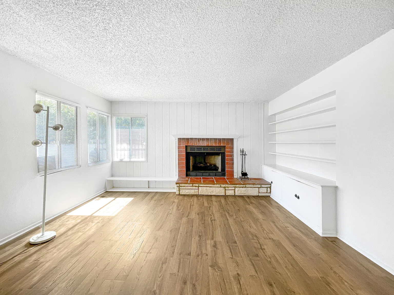 2 bed, 1572 sqft, $4,000 — Photo 2