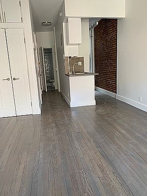 4th image of 242 E 83rd St APT 4A