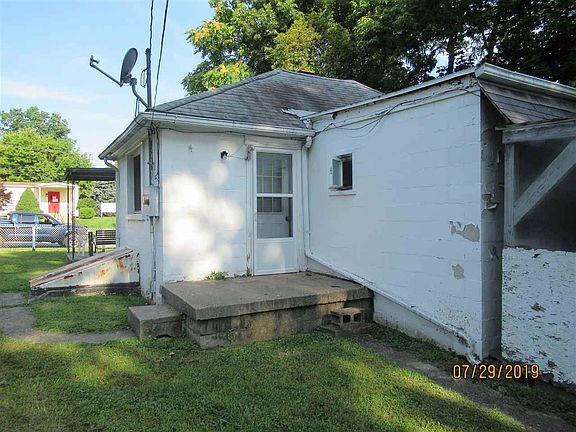 3rd image of 915 N 13th St