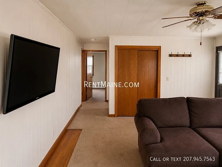 676 College Ave — Photo 10