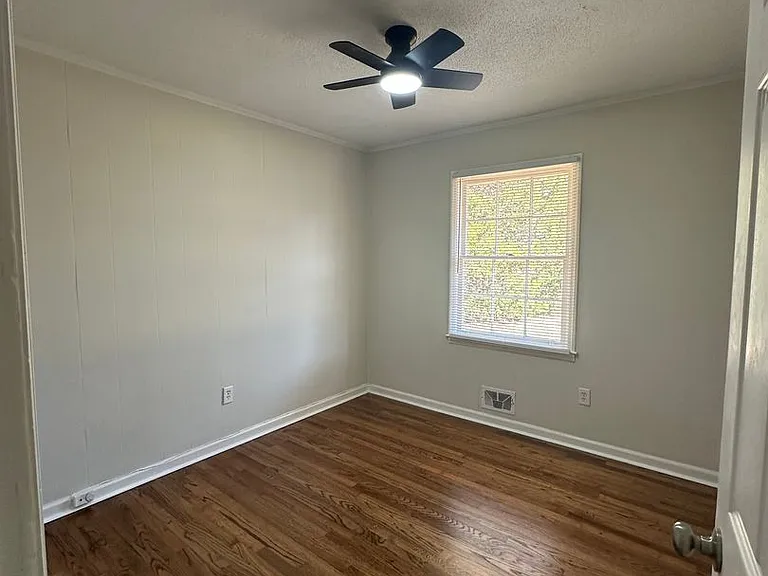 51 Lawanna Dr — Photo 24