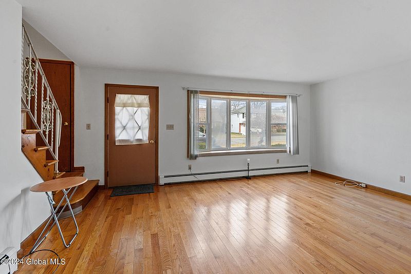 4th image of 1228 Cullen Avenue