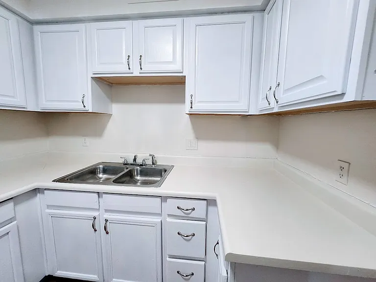 827 E Hazel Dr — Photo 11