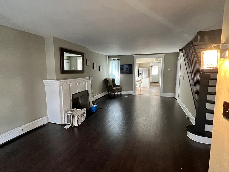 840 W Walnut St #1 — Photo 10