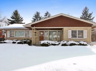 2907 Scottlynne Dr, Park Ridge, IL 60068