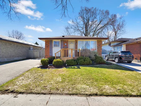 56 Barrett Cres, London, ON N6E 1T5