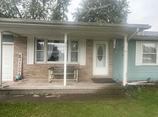 301 W Chestnut St, Breckenridge, MI 48615