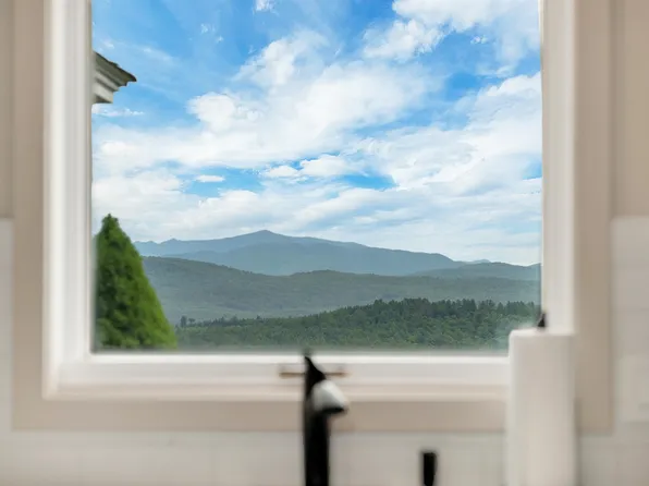 8 Ledgeview Way, Plymouth, NH 03264