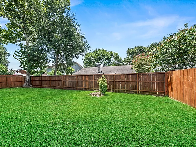 9323 Portal Dr — Photo 32