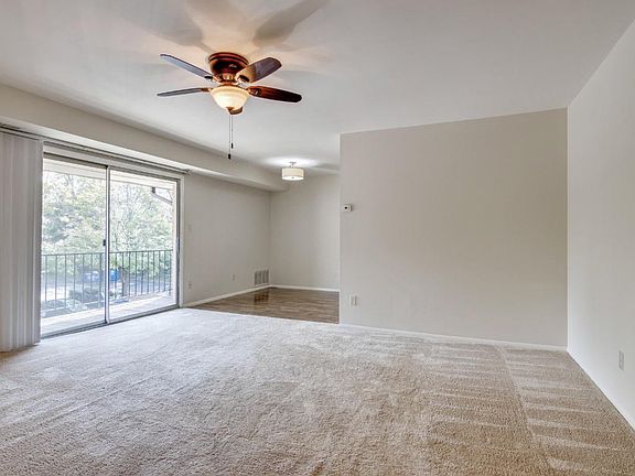 4th image of 147 Nunnery Ln #B4