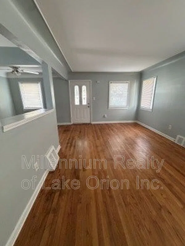 2 bed, 1.0 bath, 960 sqft, $1,195 — Photo 3