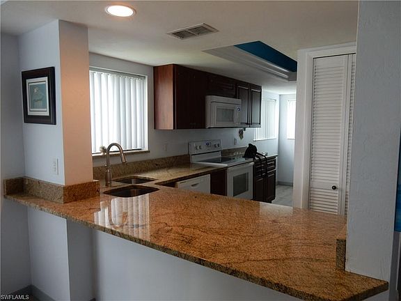 3rd image of 2711 1st St APT 204