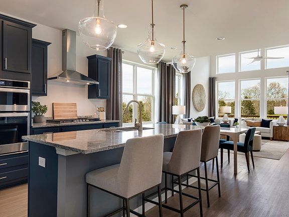 Eat-in kitchen