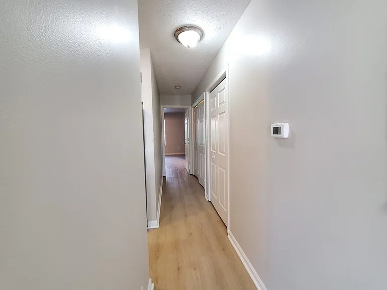 1100 Horsemans Ln #22 — Photo 8