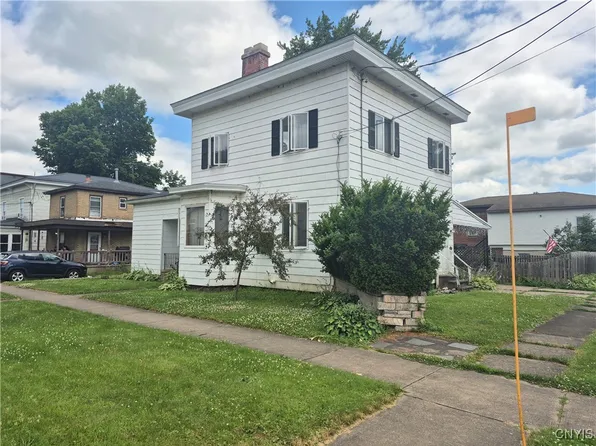 313 W 3rd St S, Fulton, NY 13069