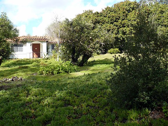 Guest house from driveway