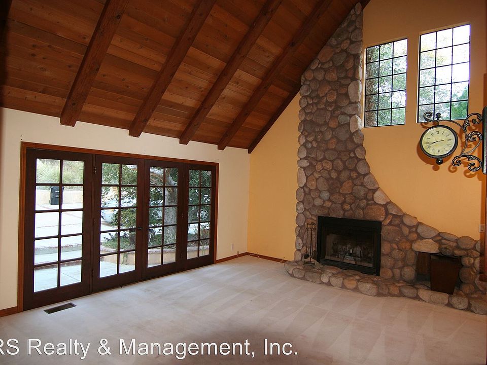 1st image of 23955 Oakmont Pl