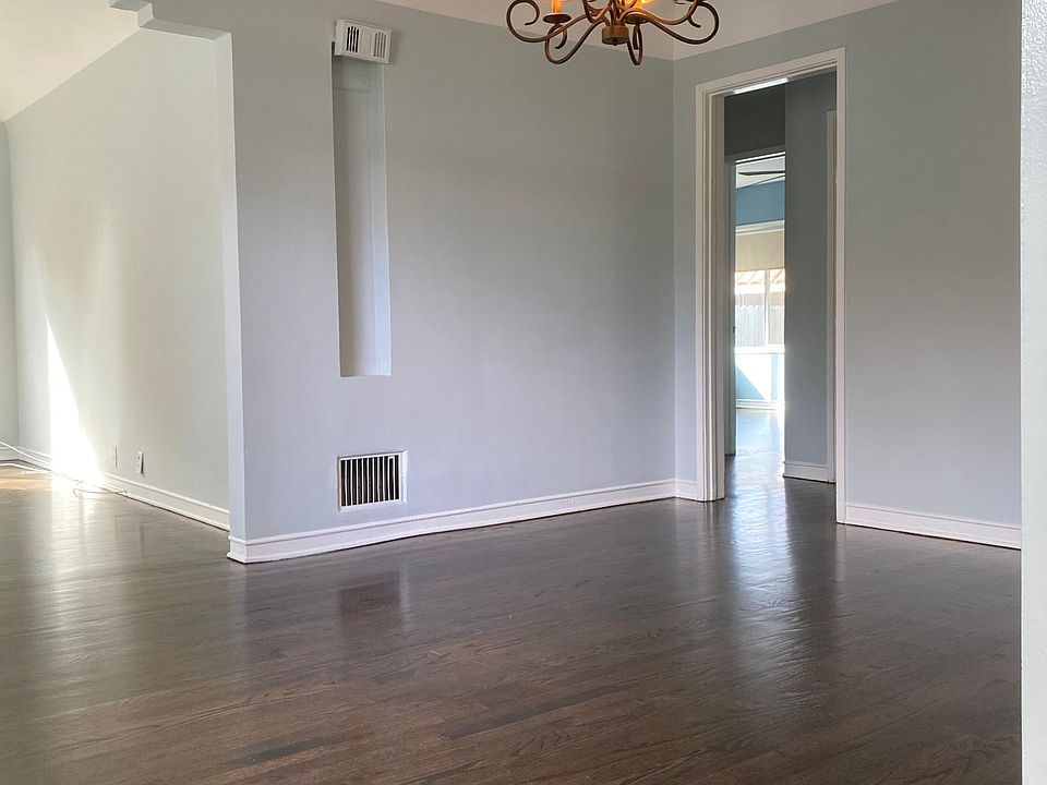 Dining Room into Bedroom Hallway
