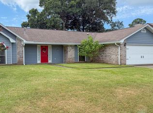 66 North St, Mary Esther, FL 32569
