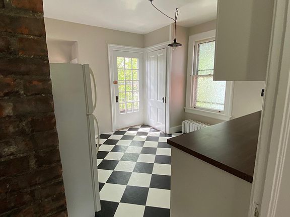 3rd image of 446 Beach Ave #2