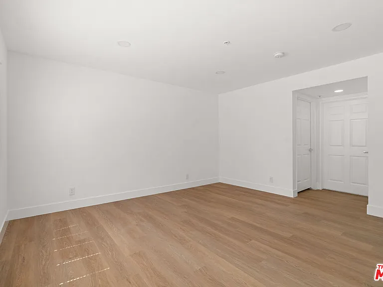16100 W Sunset Blvd #109 — Photo 16