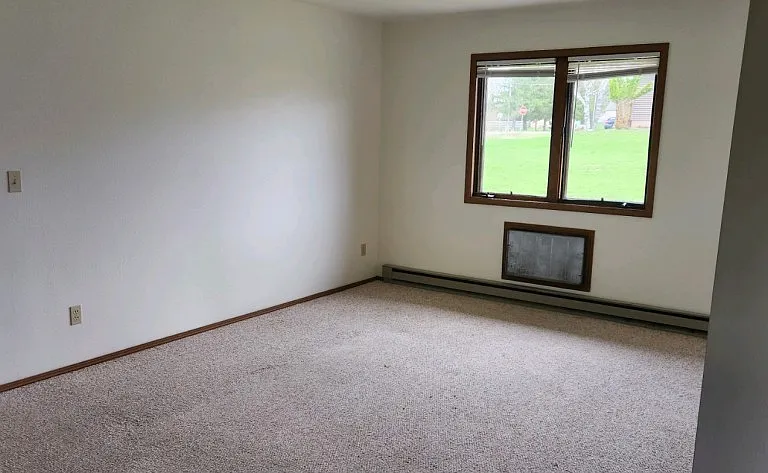 1938 Grandview Dr #6 — Photo 3