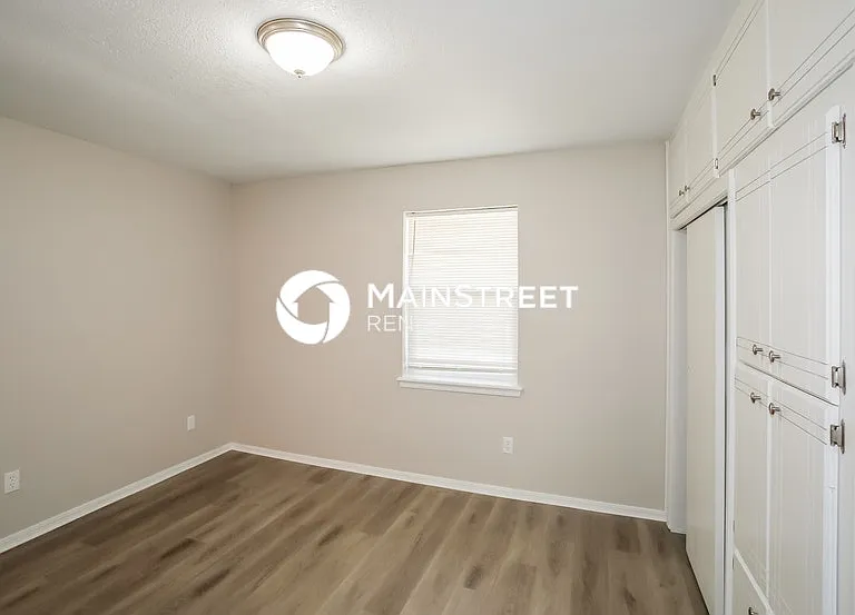 3104 Saint John Ave — Photo 10