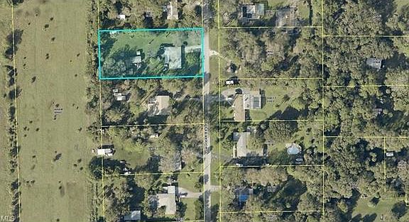 3rd image of 4070 Woodbrier Dr
