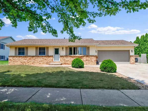 1280 W 97th Ln, Crown Point, IN 46307