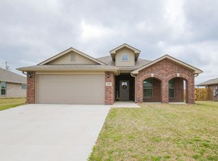 1605 Emma St, Gentry, AR 72734