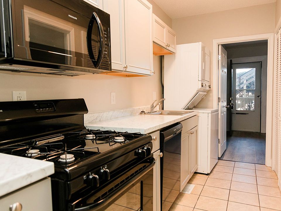 1st image of 2006 Idlewood Ave APT B