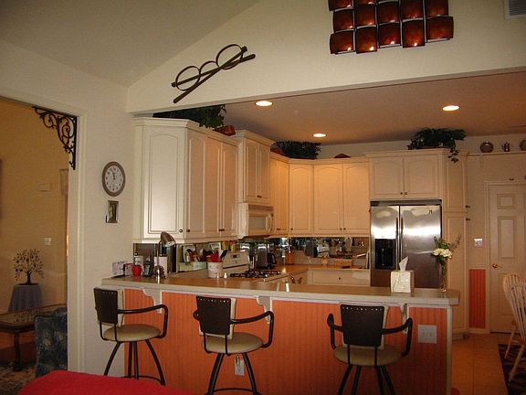 Gourmet Kitchen with Bar Seating