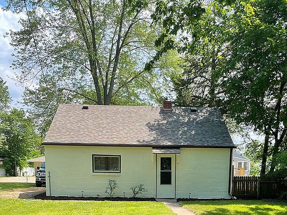 2nd image of 942 Kingsley Dr