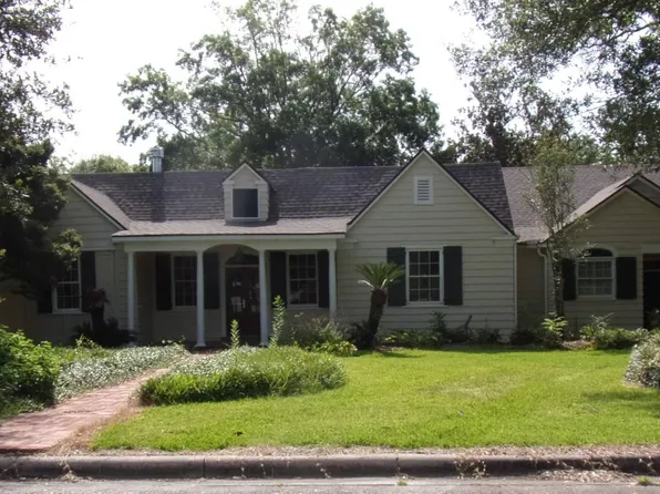 305 Lake St, Abbeville, LA 70510