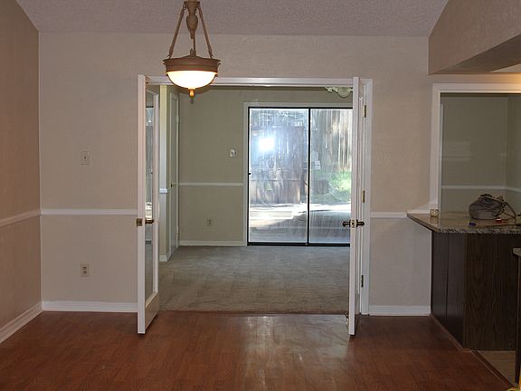 5th image of 2211 Harrington Ct
